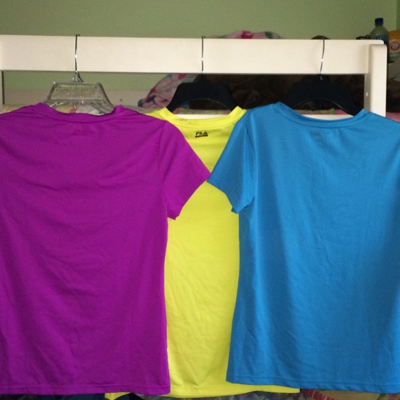 Girls FILA dry fit shirt Size L - Picture 2 of 2